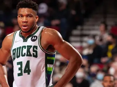 ヤニスアデトクンボ に対する画像結果